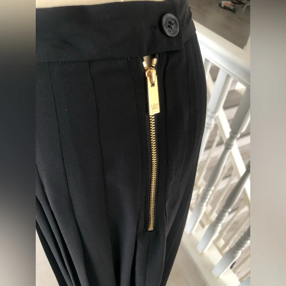 C H A U S, black pleated midi skirt. - Picture 5 of 11